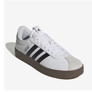Size 8 Adidas VL Court 3.0 Sneaker